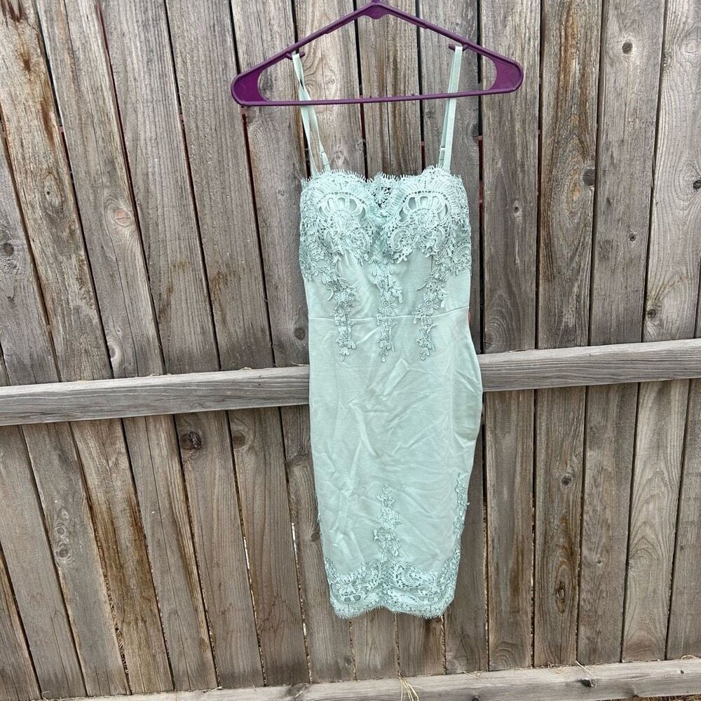 NWT Haute Monde sleeveless dress slim size small